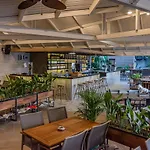 西提亚大酒店 马尔马里斯
