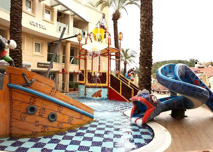 Grand Cettia Hotell 5*