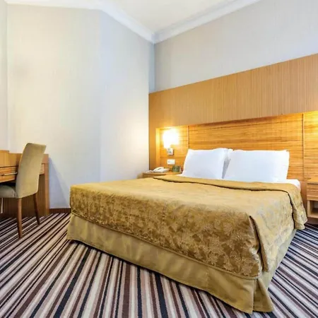 מלון Grand Cettia 5*