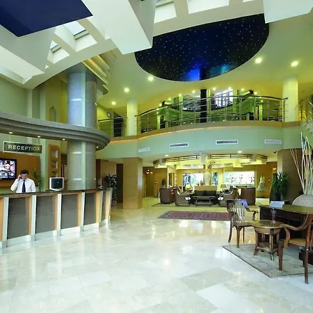 מלון Grand Cettia 5*