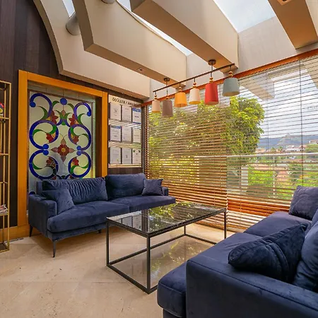 Grand Cettia マルマリス