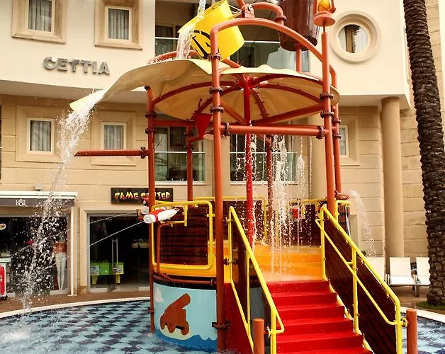 Grand Cettia Hotell 5*